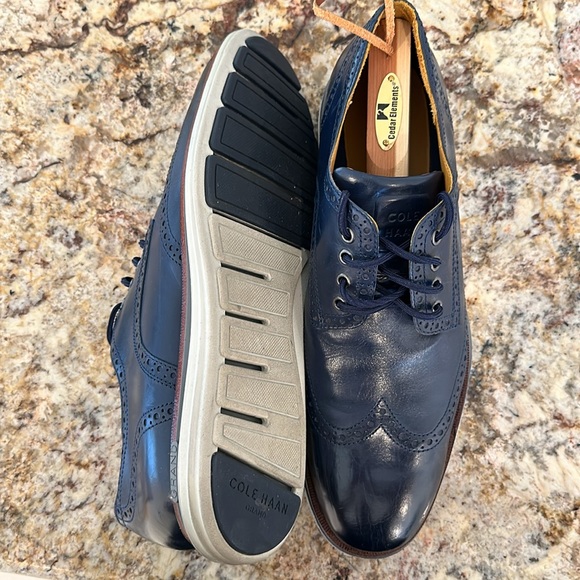 Cole Haan navy blue wing tip size 12 - Picture 3 of 6